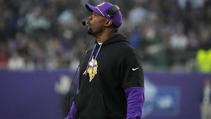 Brian Flores directs the Vikings defense in a game earlier this season. 