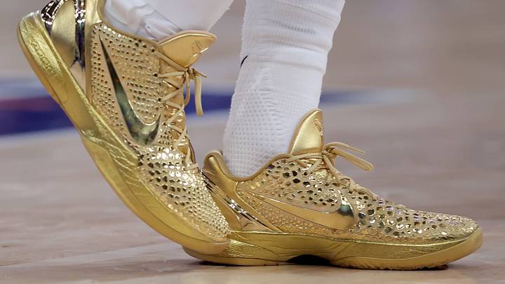 Jalen Brunson wears the Nike Kobe 6 Protro. Jalen Brunson wears the Nike Kobe 6 Protro.