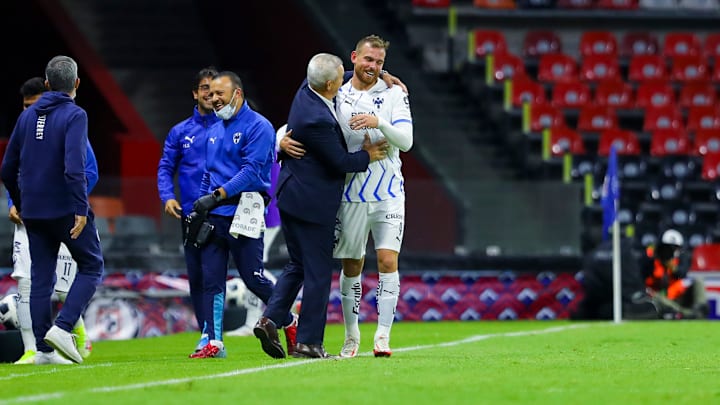 Javier Aguirre y Vincent Janssen.