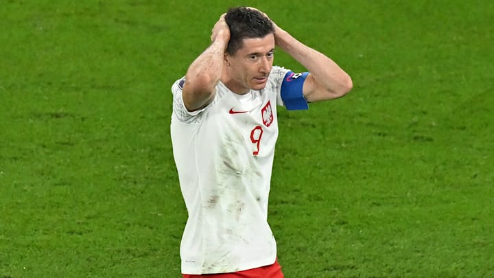 Robert Lewandowski teve no pé a melhor chance do jogo, mas parou no goleiro rival