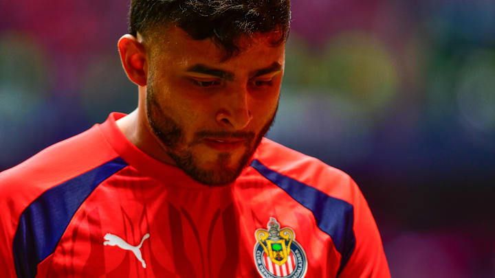 Chivas ya habría rechazado dos ofertas por Alexis Vega, uno proveniente de Arabia Saudita y otra de Brasil.