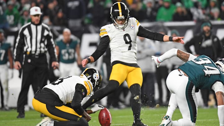 Dec 15, 2024; Philadelphia, Pennsylvania, USA; Pittsburgh Steelers place kicker Chris Boswell (9) kicks a field goal against the Philadelphia Eagles during the second quarter at Lincoln Financial Field. Mandatory Credit: Eric Hartline-Imagn Images