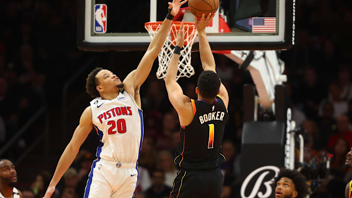 Nov 25, 2022; Phoenix, Arizona, USA; Detroit Pistons forward Kevin Knox II (20) against Phoenix Suns
