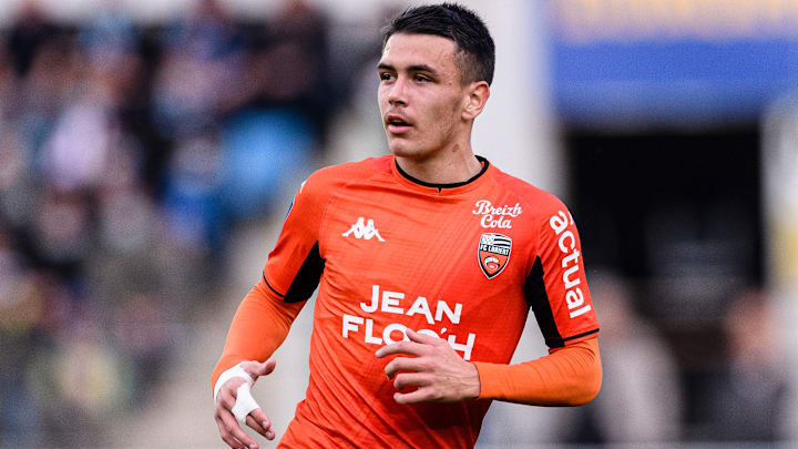 Enzo Le Fée est sur le départ.