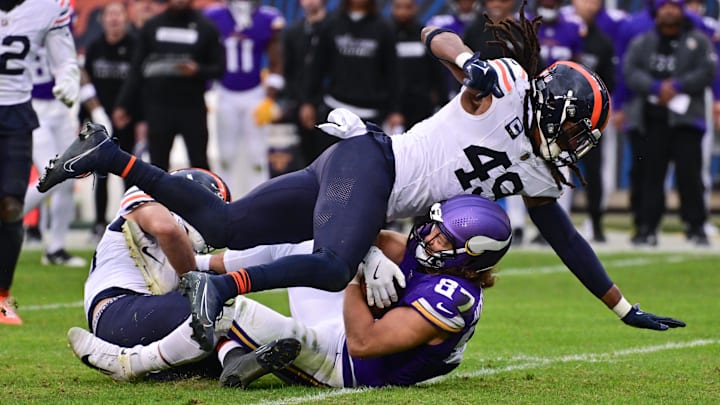 T.J. Hockenson makes a key reception despite Bears coverage from Tremaine Edmunds in Minnesota's 30-27 overtime win. T.J. Hockenson makes a key reception despite Bears coverage from Tremaine Edmunds in Minnesota's 30-27 overtime win.