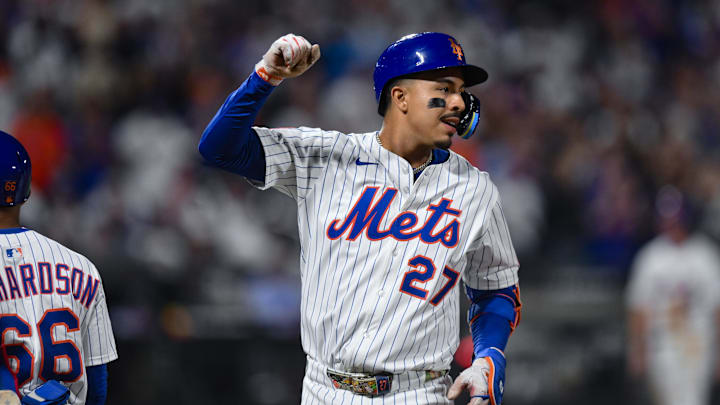 Aug 26, 2025; New York City, New York, USA; New York Mets third baseman Mark Vientos (27) reacts after hitting a RBI single against the Philadelphia Phillies during the fifth inning at Citi Field. Mandatory Credit: John Jones-Imagn Images
