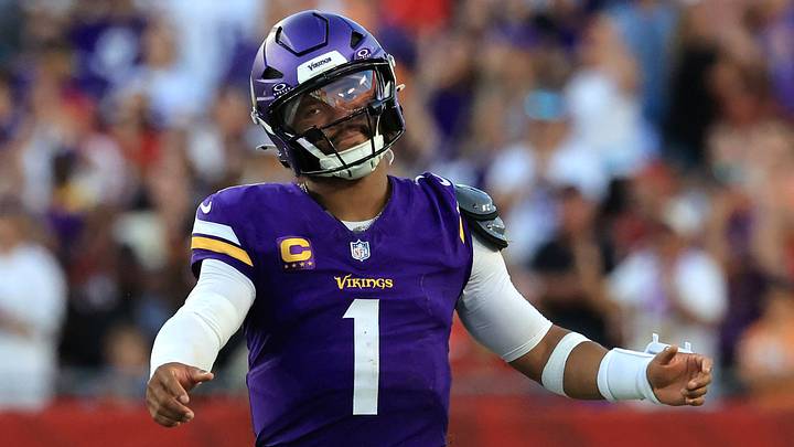 Minnesota Vikings quarterback Kyler Murray (1) reacts after a play against the Tampa Bay Buccaneers during the fourth quarter at Raymond James Stadium. Mandatory Credit: Kim Klement Neitzel-Imagn Images Minnesota Vikings quarterback Kyler Murray (1) reacts after a play against the Tampa Bay Buccaneers during the fourth quarter at Raymond James Stadium. Mandatory Credit: Kim Klement Neitzel-Imagn Images