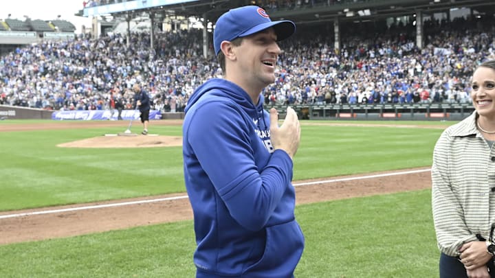 Sep 28, 2024; Chicago, Illinois, USA;  Chicago Cubs pitcher Kyle Hendricks (28) reacts to fans after the game against the Cincinnati Reds at Wrigley Field.