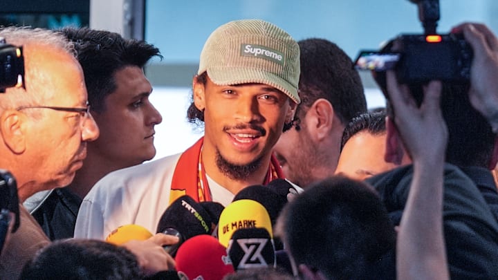 Leroy Sane wurde in Istanbul frenetisch empfangen Leroy Sane wurde in Istanbul frenetisch empfangen