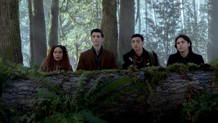 DEAD BOY DETECTIVES. (L to R) Kassius Nelson as Crystal Palace, George Rexstrew as Edwin Payne, Jayden Revri as Charles Rowland, and Joshua Colley as Monty in episode 6 of DEAD BOY DETECTIVES. Cr. Ed Araquel/Netflix © 2023