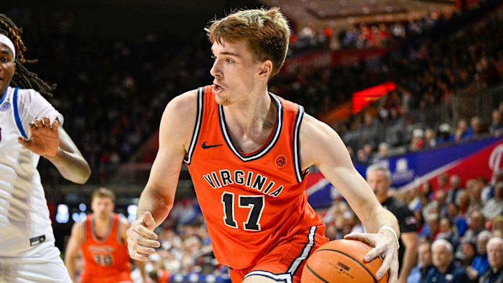 Virginia Cavaliers center Johann Grünloh