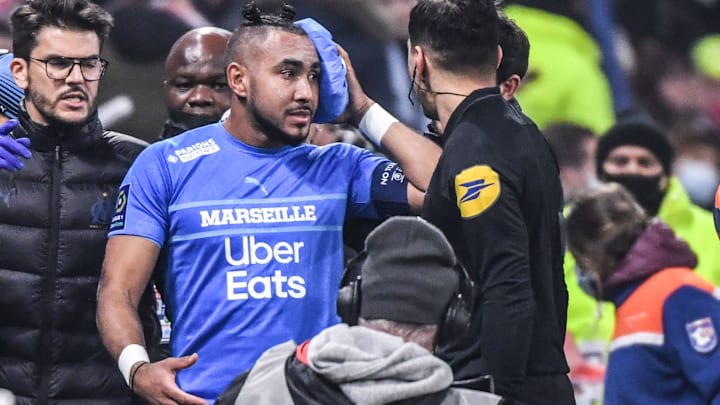 Dimitri Payet fut la victime d'un jet de bouteille.
