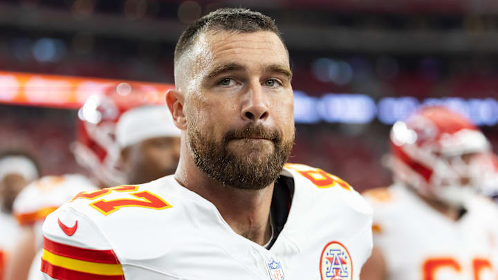 Aug 9, 2025; Glendale, Arizona, USA; Kansas City Chiefs tight end Travis Kelce (87) against the Arizona Cardinals during a preseason NFL game at State Farm Stadium. Mandatory Credit: Mark J. Rebilas-Imagn Images