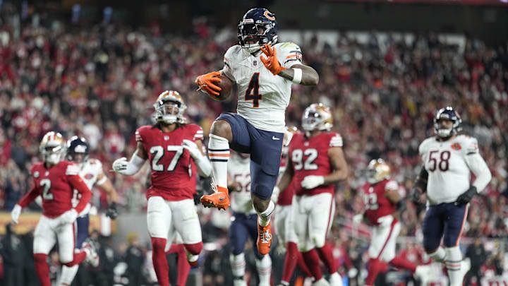 Bears running back D'Andre Swift scores a touchdown against the San Francisco 49ers last season. 