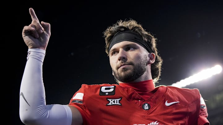 Oct 25, 2025; Cincinnati, Ohio, USA; Cincinnati Bearcats quarterback Brendan Sorsby points to fans as he walks off the field after defeating the Baylor Bears at Nippert Stadium. Mandatory Credit: Aaron Doster-Imagn Images Oct 25, 2025; Cincinnati, Ohio, USA; Cincinnati Bearcats quarterback Brendan Sorsby points to fans as he walks off the field after defeating the Baylor Bears at Nippert Stadium. Mandatory Credit: Aaron Doster-Imagn Images