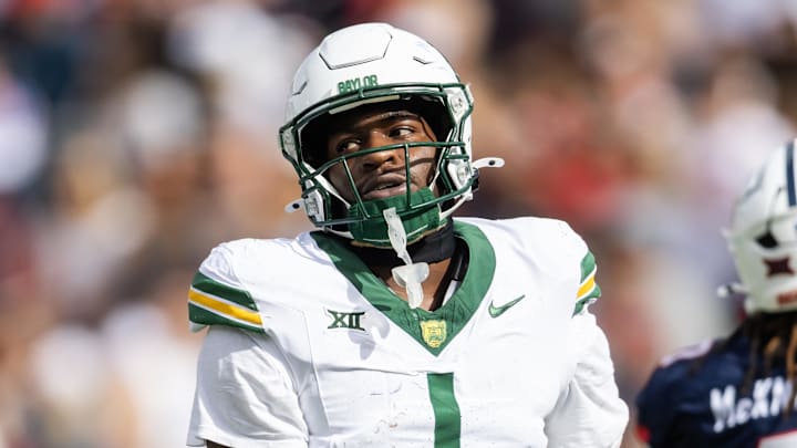 Nov 22, 2025; Tucson, Arizona, USA; Baylor Bears tight end Michael Trigg (1) against the Arizona Wildcats at Casino Del Sol Stadium. Nov 22, 2025; Tucson, Arizona, USA; Baylor Bears tight end Michael Trigg (1) against the Arizona Wildcats at Casino Del Sol Stadium.