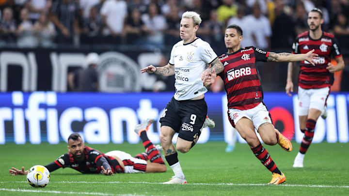 Corinthians e Flamengo se enfrentam nesta terça, 2 de agosto, pela ida das quartas da Libertadores