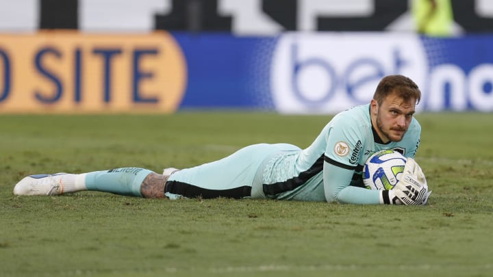 Lucas Perri a complètement manqué sa sortie.