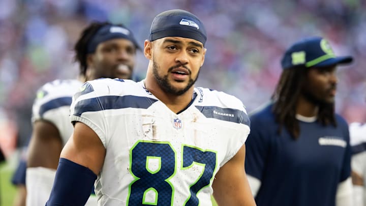 Dec 8, 2024; Glendale, Arizona, USA; Seattle Seahawks tight end Noah Fant (87) against the Arizona Cardinals at State Farm Stadium. Mandatory Credit: Mark J. Rebilas-Imagn Images Dec 8, 2024; Glendale, Arizona, USA; Seattle Seahawks tight end Noah Fant (87) against the Arizona Cardinals at State Farm Stadium. Mandatory Credit: Mark J. Rebilas-Imagn Images