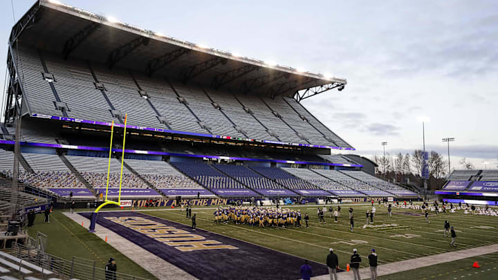 Nov 28, 2020; Seattle, Washington, USA; General view of Alaska Airlines Field at Husky Stadium during pregame warmups between the Washington Huskies and Utah Utes. Mandatory Credit: Joe Nicholson-USA TODAY Sports