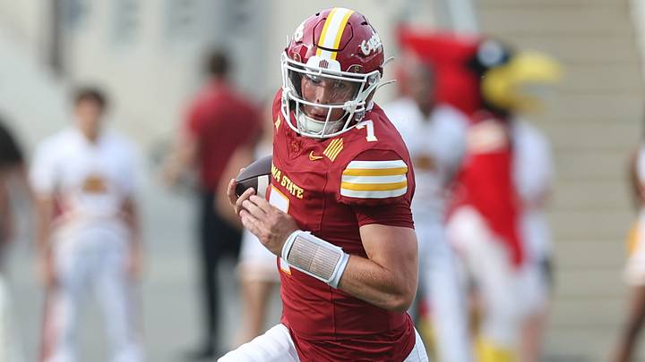 Iowa State Cyclones quarterback Alex Manske (7)