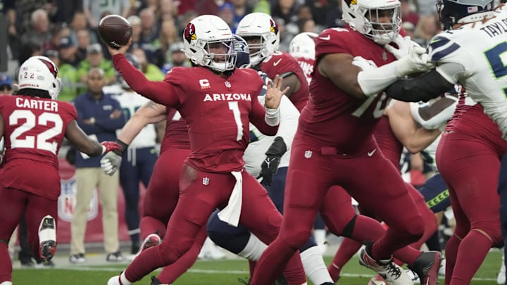 Arizona Cardinals quarterback Kyler Murray (1) throws a pass against the Seattle Seahawks during the