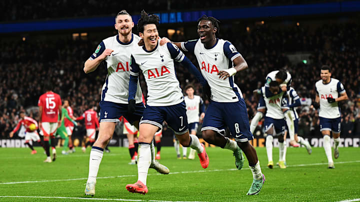 Em 4 a 3 emocionante, o Tottenham eliminou o Manchester United