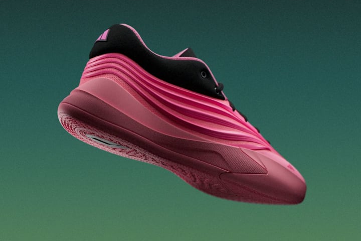 damian lillard pink shoes