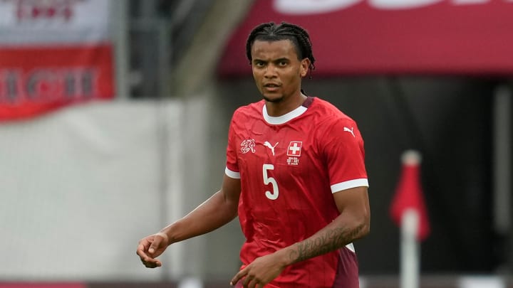 Manuel Akanji, sous les couleurs de la Suisse. Manuel Akanji, sous les couleurs de la Suisse.
