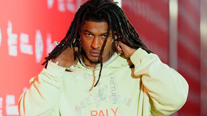 Oct 19, 2025; Kansas City, Missouri, USA; Kansas City Chiefs running back Isiah Pacheco (10) arrives prior to the game against the Las Vegas Raiders at GEHA Field at Arrowhead Stadium. Oct 19, 2025; Kansas City, Missouri, USA; Kansas City Chiefs running back Isiah Pacheco (10) arrives prior to the game against the Las Vegas Raiders at GEHA Field at Arrowhead Stadium.