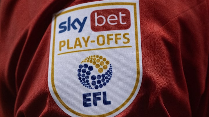 Luton, Middlesbrough, Coventry et Sunderland sont les quatre clubs qui disputeront les demi-finales des playoffs les 16 et 17 mai. Luton, Middlesbrough, Coventry et Sunderland sont les quatre clubs qui disputeront les demi-finales des playoffs les 16 et 17 mai.