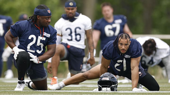 Travis Homer (21) goes through stretching in Bears practice. Would Homer be a surprise player Ben Johnson can use in his offense? Travis Homer (21) goes through stretching in Bears practice. Would Homer be a surprise player Ben Johnson can use in his offense?