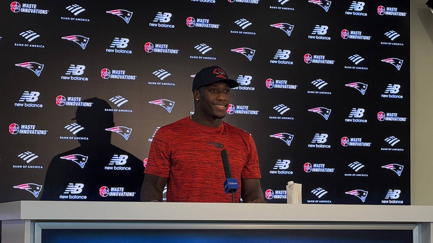 Patriots Free Agent LB Has Glowing Memories of Playing With Tom Brady