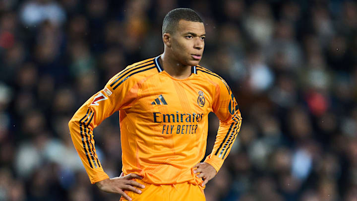 Kylian Mbappé débute dans cette finale.