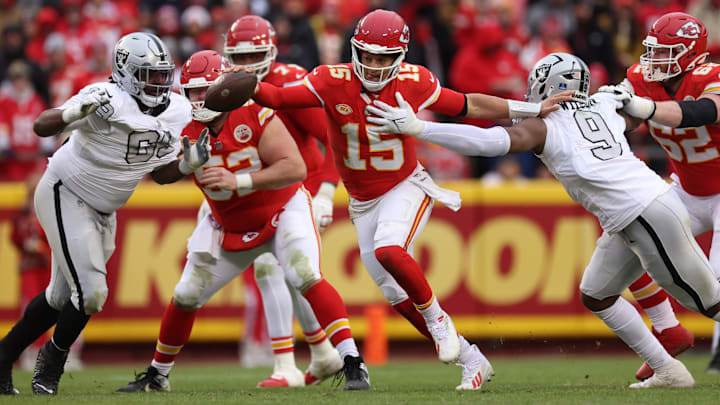 Las Vegas Raiders v Kansas City Chiefs