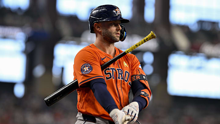 Houston Astros first baseman Christian Walker (8) walks Houston Astros first baseman Christian Walker (8) walks