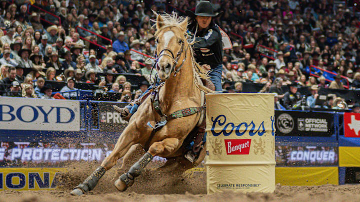 Hailey Kinsel and DM Sissy Hayday