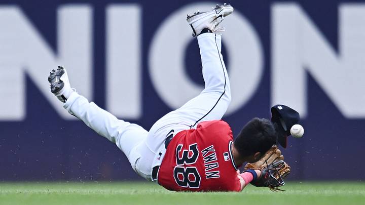 Sep 3, 2026: Cleveland Guardians center fielder Steven Kwan (38) cannot catch an RBI single nit by Toronto Blue Jays left fielder Jesus Sanchez (not pictured) during the fifth inning at Progressive Field. Credit: Ken Blaze-Imagn Images Sep 3, 2026: Cleveland Guardians center fielder Steven Kwan (38) cannot catch an RBI single nit by Toronto Blue Jays left fielder Jesus Sanchez (not pictured) during the fifth inning at Progressive Field. Credit: Ken Blaze-Imagn Images