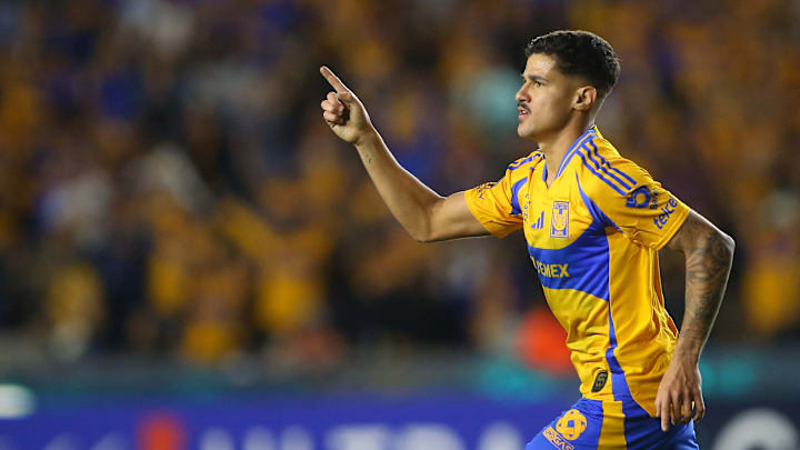 Meia brasileiro recebeu proposta do Santos e pode deixar Tigres Meia brasileiro recebeu proposta do Santos e pode deixar Tigres