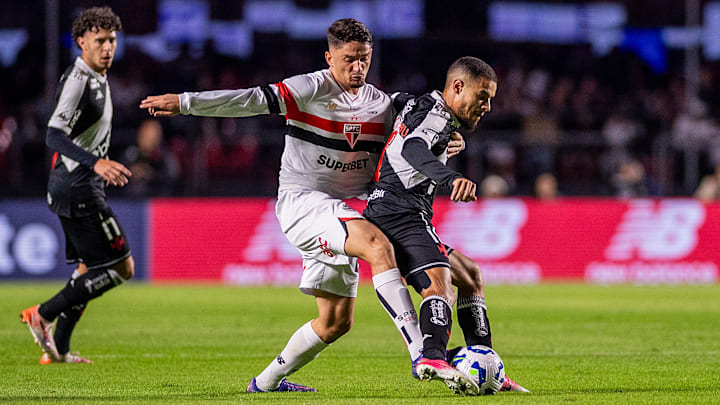 Vasco x São Paulo se enfrentam pelo Brasileirão 2025 Vasco x São Paulo se enfrentam pelo Brasileirão 2025