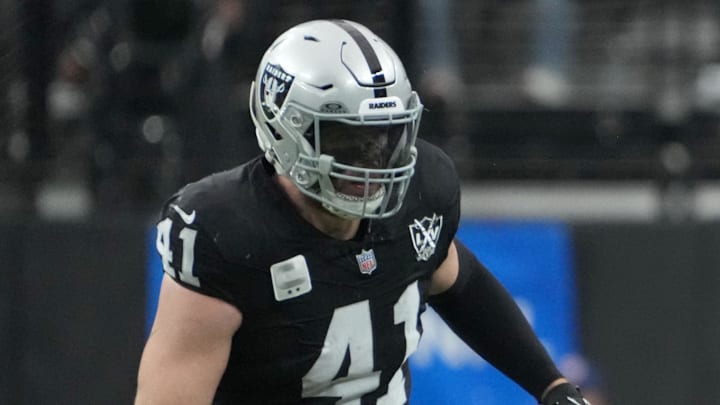 Oct 27, 2024; Paradise, Nevada, USA; Kansas City Chiefs wide receiver DeAndre Hopkins (8) catches the ball against Las Vegas Raiders linebacker Robert Spillane (41) in the first half at Allegiant Stadium. Mandatory Credit: Kirby Lee-Imagn Images