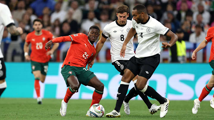 Jonathan Tah und Leon Goretzka gaben eine ganz schwache Figur ab. Jonathan Tah und Leon Goretzka gaben eine ganz schwache Figur ab.