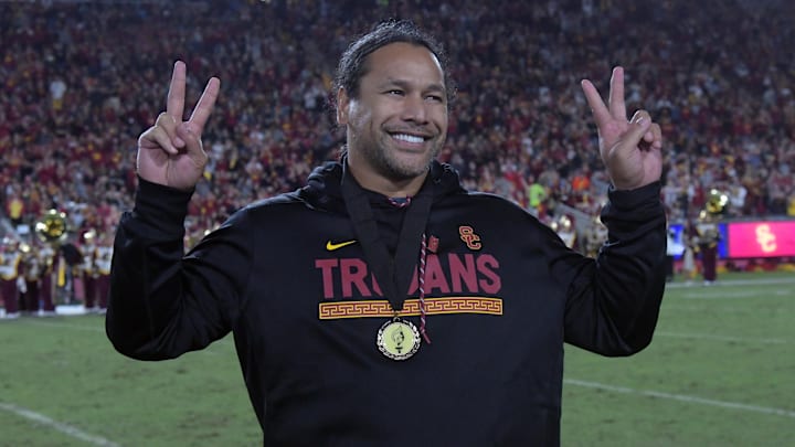Nov 4, 2017; Los Angeles, CA, USA; Pittsburgh Steelers former safety Troy Polamalu is recognized for his induction into the Southern California Trojans hall of fame at halftime of an NCAA football game against the Arizona Wildcats at Los Angeles Memorial Coliseum. Mandatory Credit: Kirby Lee-Imagn Images