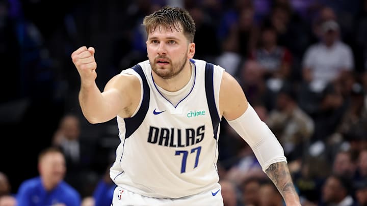 Dallas Mavericks v Sacramento Kings