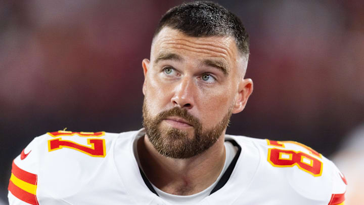 Kansas City Chiefs tight end Travis Kelce (87) against the Arizona Cardinals during a preseason NFL game at State Farm Stadium.