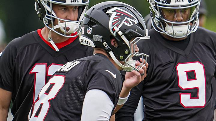 Atlanta Falcons quarterback Jack Strand (18)