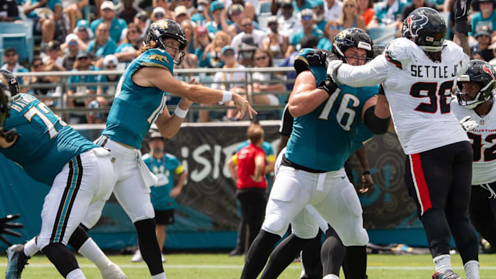 Jacksonville Jaguars quarterback Trevor Lawrence (16) finds a receiver during the first quarter between the Houston Texans and the Jacksonville Jaguars Sunday September 21, 2025 at EverBank Stadium in Jacksonville, Fla. [Doug Engle/Florida Times-Union]