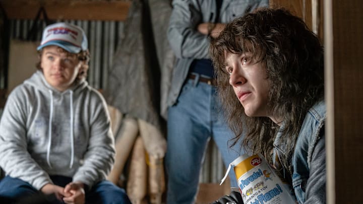 STRANGER THINGS. (L to R) Gaten Matarazzo as Dustin Henderson and Joseph Quinn as Eddie Munson in STRANGER THINGS