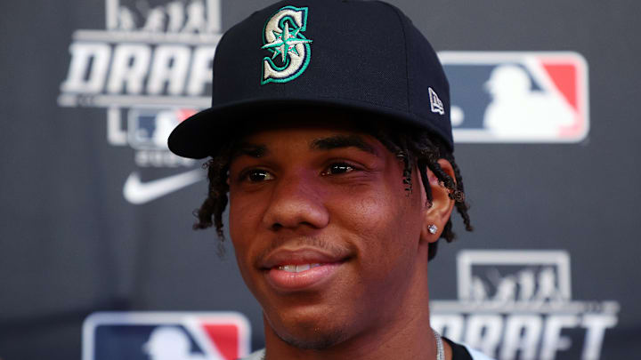Switch-pitcher Jurrangelo Cijntje is a name to watch in the Mariners' farm system.