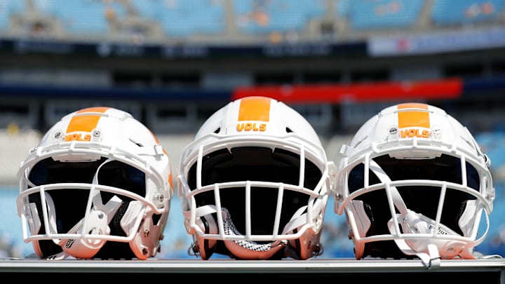 Tennessee football gloves 2025